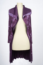 Load image into Gallery viewer, Modular Orchid Print Pleated Vest
