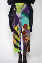 Load image into Gallery viewer, Pleated Ankle Length Trousers in Abstract Print
